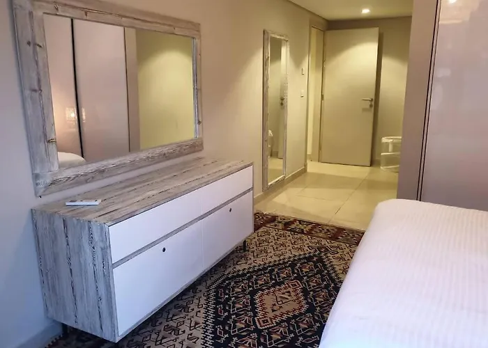 Mangroovy - 1br Shiny Ground Floor
