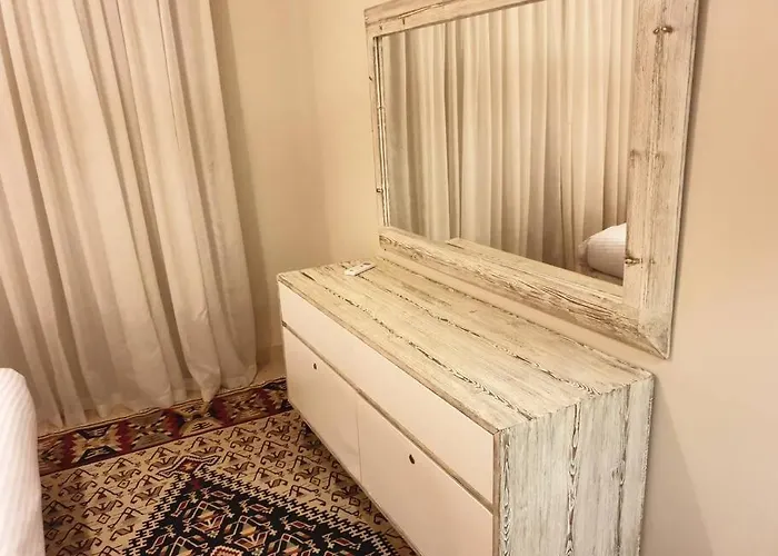 Mangroovy - 1br Shiny Ground Floor