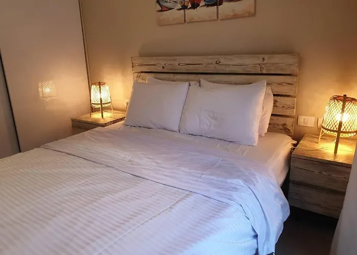 Mangroovy - 1br Shiny Ground Floor