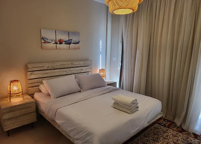 Mangroovy - 1br Shiny Ground Floor Apartman Gurdaka